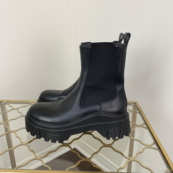 ZARA Lug Sole Boots - Black Leather Ankle Boots Size 8 US 39 EU - Picture 4 of 11